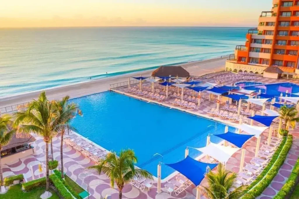 ¿Buscas el Mejor Hotel Familiar Todo Incluido en Cancún? Descubre Crown Paradise Club